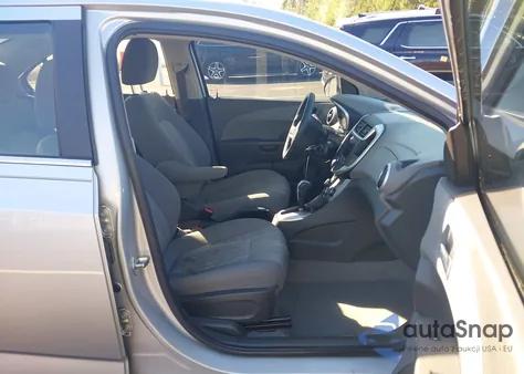 2020 Chevrolet Sonic Fwd Lt from USA, damaged, VIN 1G1JD5SB6L4125742